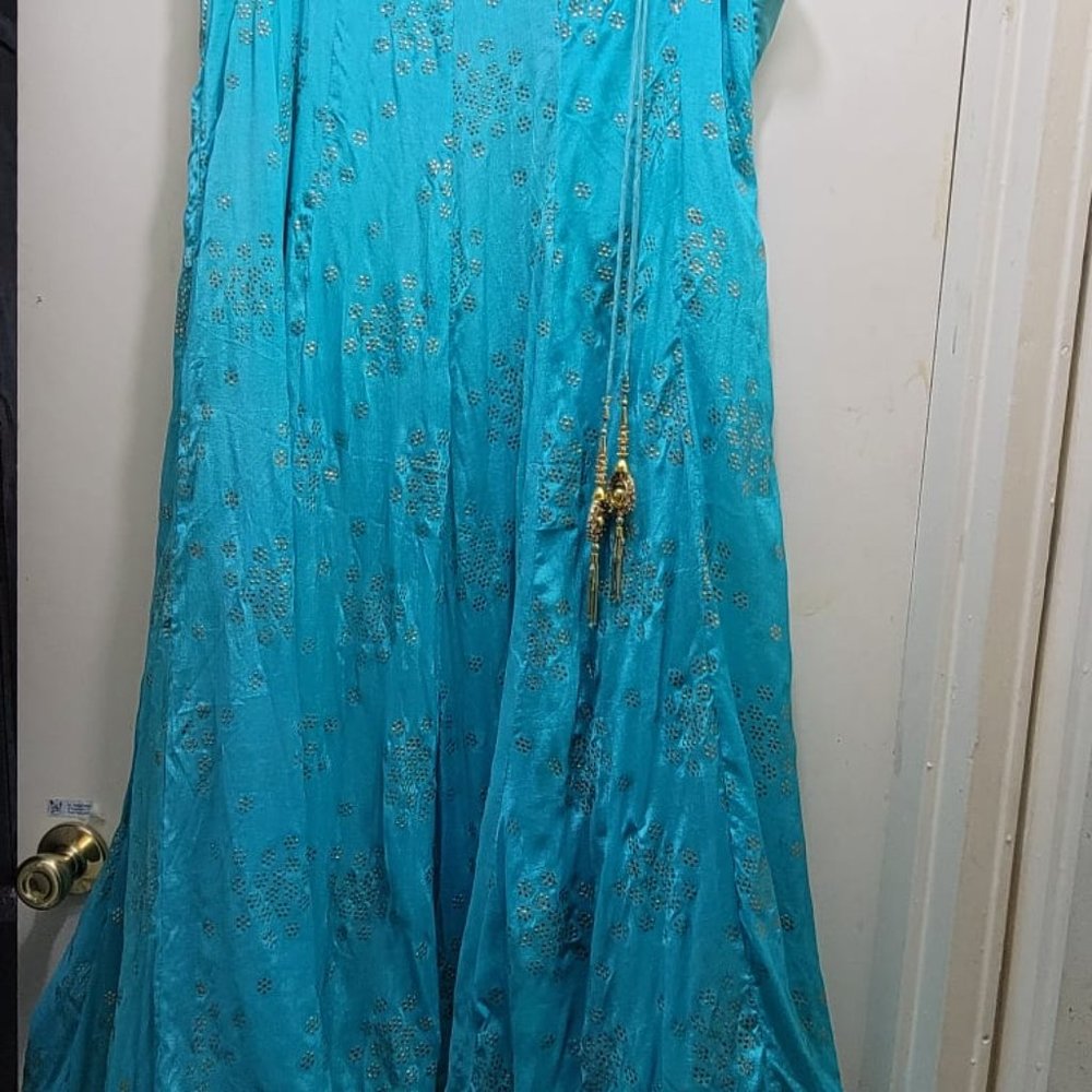 Desi Traditional Indian/Pakistani/Bangladeshi Kameez with Lehenga(Skirt) Dupatta - Picture 12 of 17